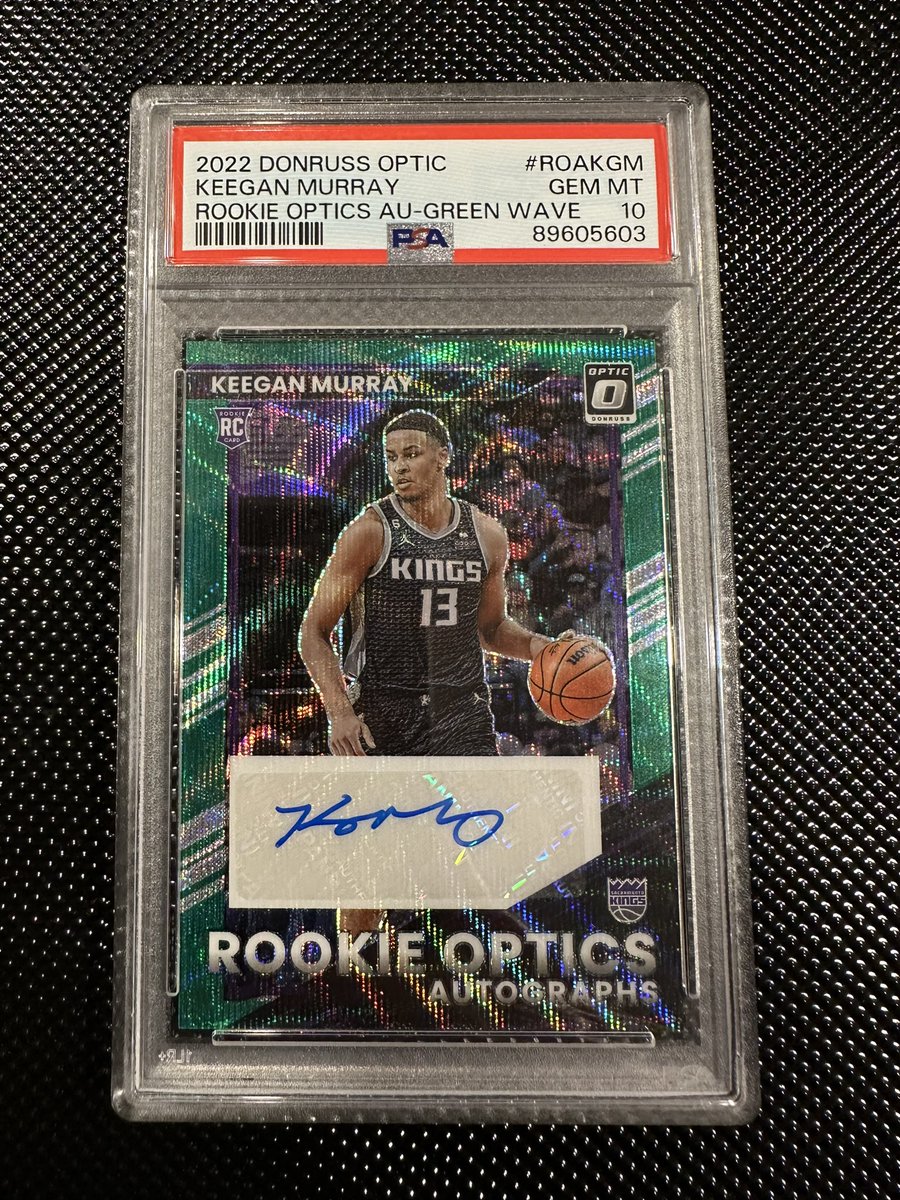 officialatrin's tweet photo. Selling today send fair offers!
#thehobby #sportscards https://t.co/eXcetdDgdE
