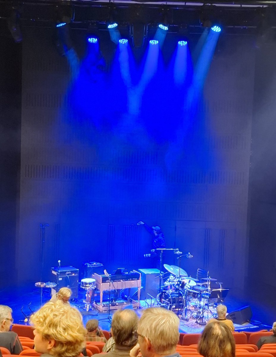 Heard Steve Gadd, Blicher and Hemmer for the first time. How not to love this sax, hammond, and the drum sound from my childhood late in the evening blicherhemmergadd.com