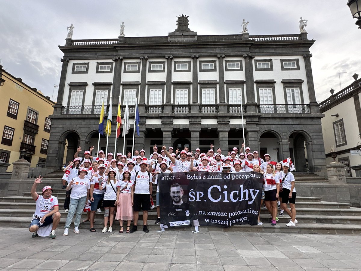 _tedeuszek's tweet image. Najodleglejszy wyjazd w tym sezonie. 
⬜️🟥⬜️ 
@LKS_Commercecon @TAURONLiga