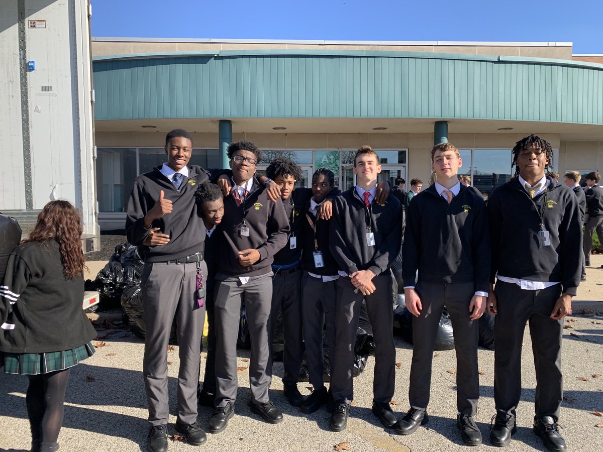 Wood_Vikings's tweet photo. Shout out to our Wood Students who took part in Viking Relief and helped load trucks with goods to send to the hurricane victims in North Carolina.  Wood proud! ⁦@ArchbishopWood⁩ ⁦@WoodBoysBball⁩ https://t.co/pnsqzzsRbV