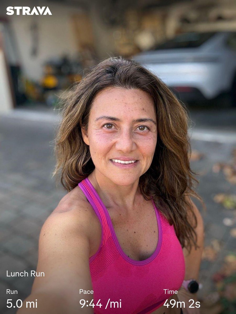 run_claire's tweet photo. Happy Thursday 💗☮️
#running #runchat #runningpunk #RunningWild #fitover40 https://t.co/LN3vib0qDk