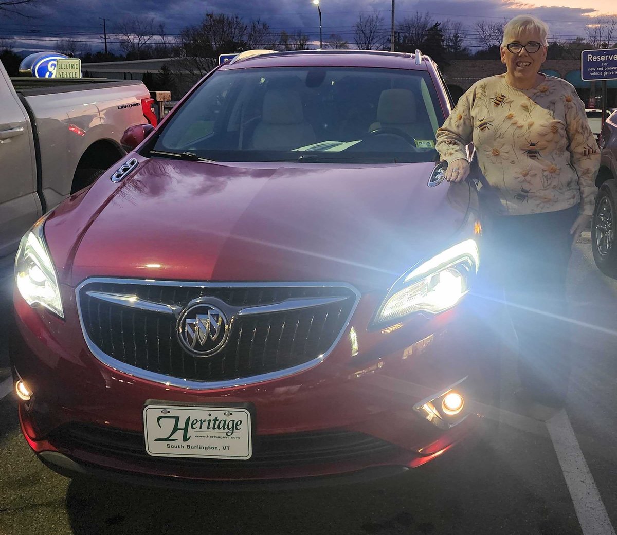 HeritageVT's tweet photo. Happy #NewCarDay to Kellie! She rode off into the sunset behind the wheel of this awesome 2019 @Buick Envision, picked out with some help from Nathan Wardwell - Congrats!

Learn more about Nathan &amp; check out his reviews on @DealerRater: https://t.co/FL9r7MXFeJ

#Buick #HTeam https://t.co/XgGqq9rpfh