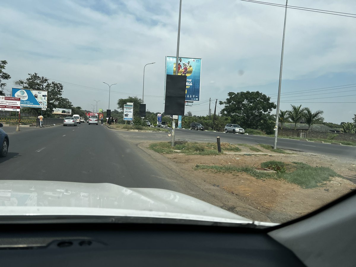 We forget too easily why the access into Levy Hospital from CBD was blocked. An accident in waiting scene. All barriers removed.