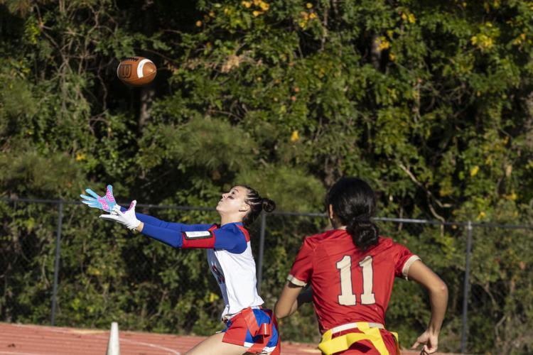 Derrick Teagle (@ths0824) on Twitter photo Iβm so looking forward to recognizing our @THS_FlagFB Seniors before the game and ringing that bell after the game.
Thank you <a href="/THS_HawksSports/">Heritage Athletics</a> for an opportunity to coach a amazing group of young ladies with <a href="/CoachStephens12/">Coach Justin Stephens</a>
<a href="/THS__Football/">πππ πππ§ππ©πππ ππππ€π€π‘ π</a> <a href="/CoachJ_Copeland/">Coach Jake Copeland</a> <a href="/THS_College/">College Counselor</a> Iβm so looking forward to recognizing our @THS_FlagFB Seniors before the game and ringing that bell after the game.
Thank you <a href="/THS_HawksSports/">Heritage Athletics</a> for an opportunity to coach a amazing group of young ladies with <a href="/CoachStephens12/">Coach Justin Stephens</a>
<a href="/THS__Football/">πππ πππ§ππ©πππ ππππ€π€π‘ π</a> <a href="/CoachJ_Copeland/">Coach Jake Copeland</a> <a href="/THS_College/">College Counselor</a>