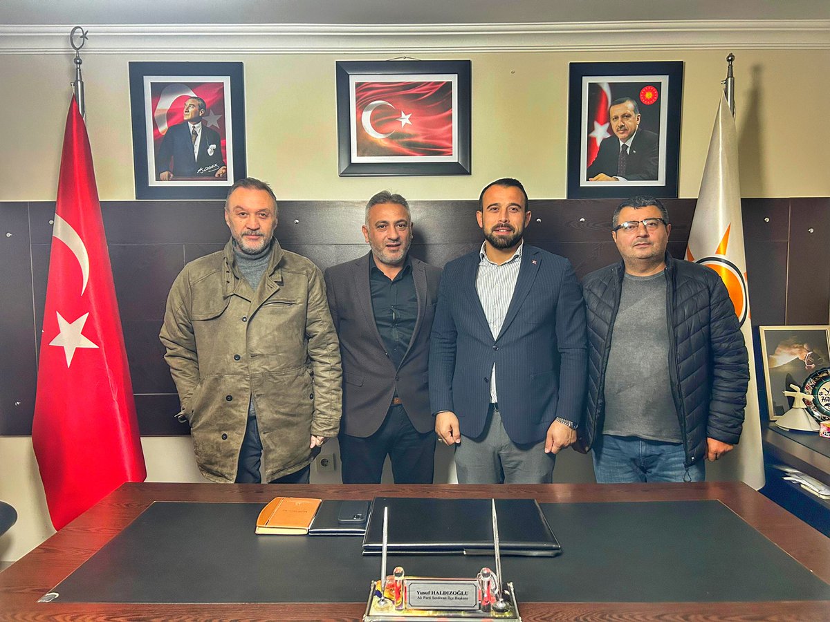 akpartiserdivan's tweet photo. ilçe teşkilatımıza hayırlı olsun ziyaretinde bulunan  ;Sakarya 1.End.Mes.lisesi metal işleri bölüm şefi Fatih Mehmet Işık, Sakarya BEST Başkanı
Cemil Yıldırım ve Sakarya BEST yöneticisi,Faruk Budak’a nazik ziyaretleri için teşekkür ederiz. https://t.co/zZa1GlJ613