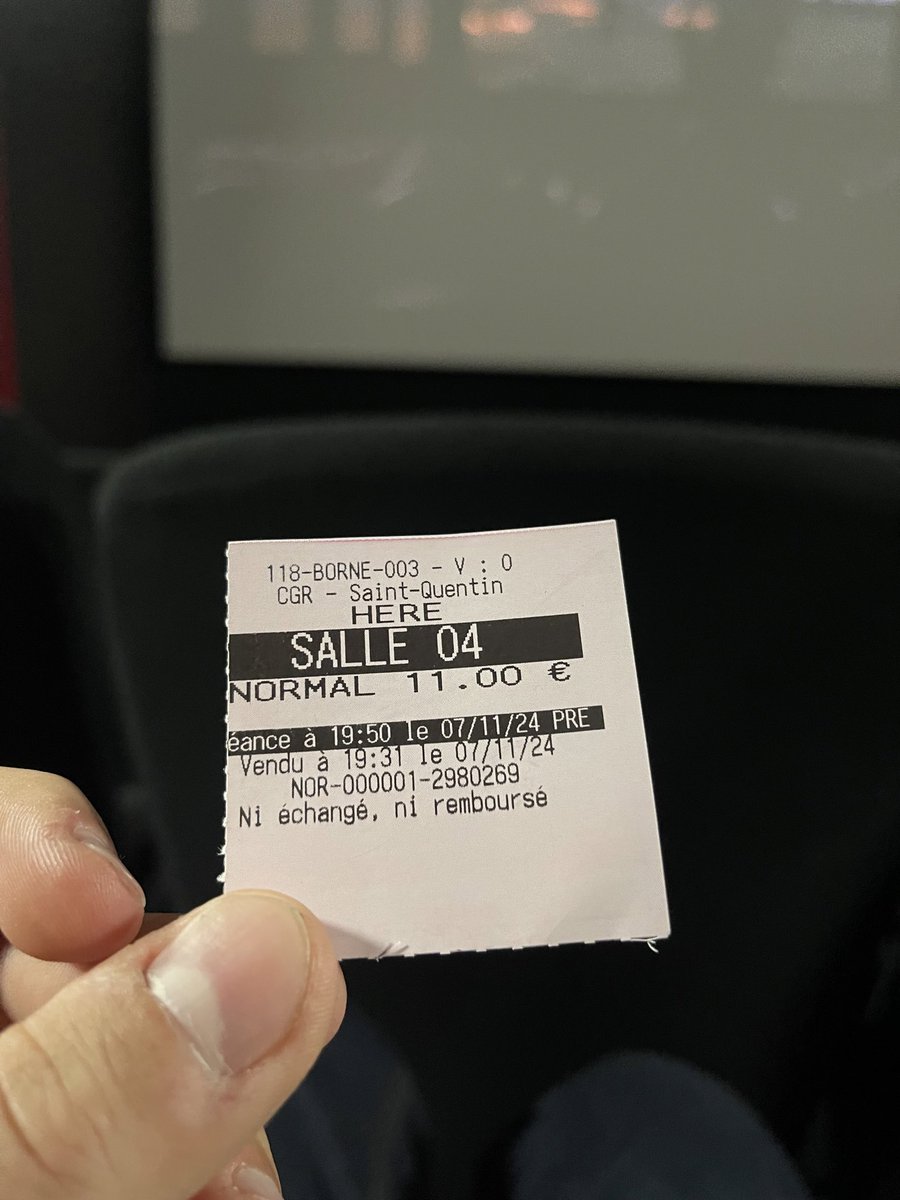 Tout seul dans la salle pour « Here » 😅.  Et dire que Venom 3 fonctionne très bien quelques salles plus loin …  quelle tristesse . Il est où le public de Zemeckis ? Il est resté dans les années 90 ?