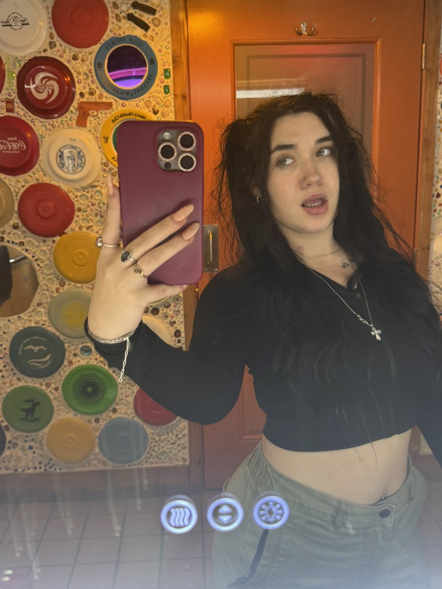 insidejadeswrld's tweet photo. https://t.co/NMA1rIi6iW