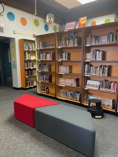 agreenersource's tweet image. Seeing the donated items set up in Cesar Chavez Middle School’s media lab is such a rewarding sight! It’s amazing to know these pieces are helping to create a dynamic, engaging space for students to learn and grow. 🌟📽️ #GreenerSource #FurnitureDonation #SupportEducation