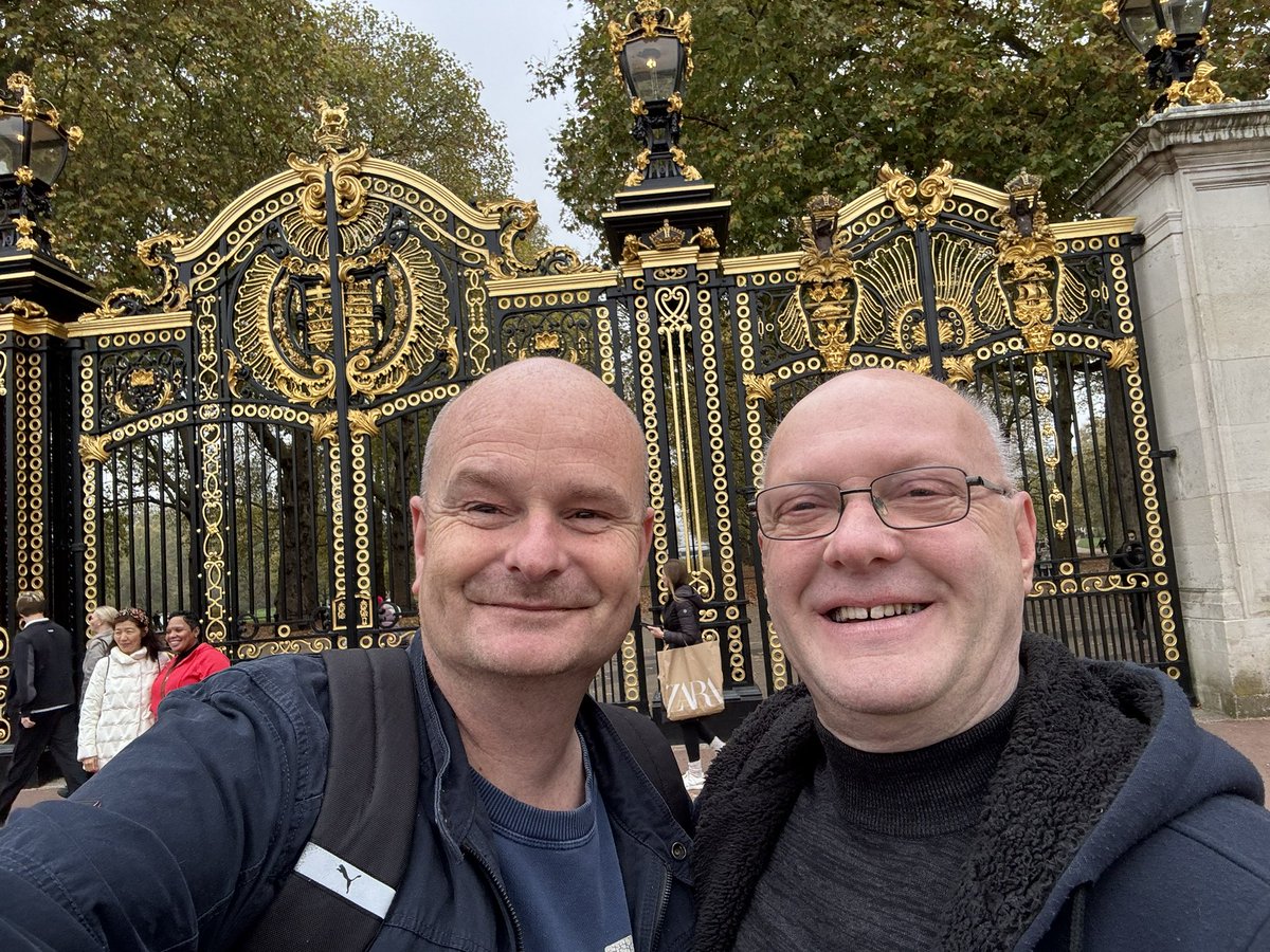 neil031's tweet image. Lovely day with @JonathanMiles61 in London for a much needed catch up ⬆️