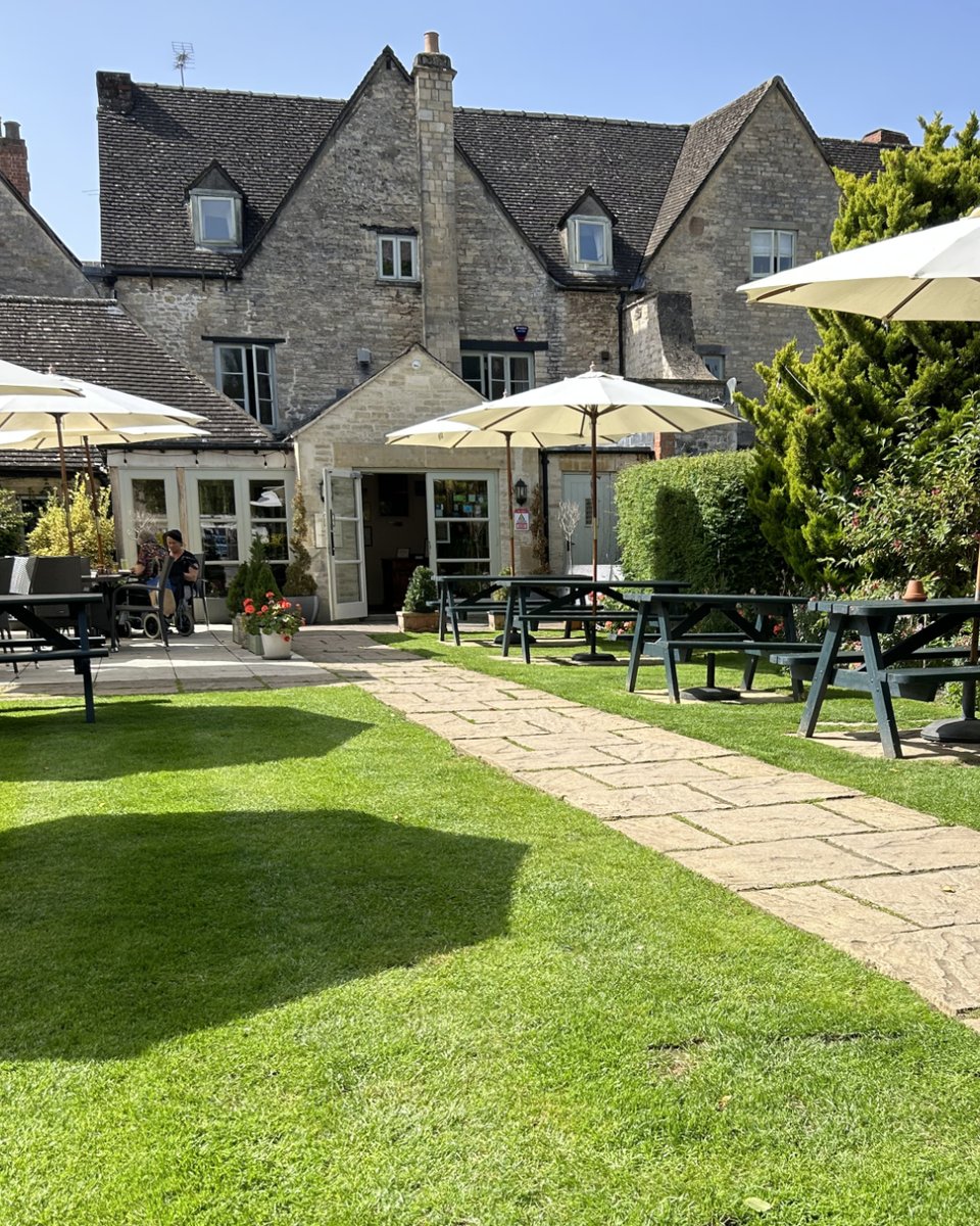 The Corinium Hotel is a delightful boutique hotel enjoying a quiet location in one of the most historical streets in Cirencester, yet it is only a 5 minute walk into the centre of this quintessential Cotswold town.
visitgloucestershire.co.uk/corinium-hotel…

#cirencester #cotswolds #gloucestershire