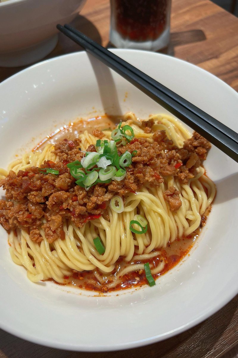 私は自分のために1部の担々麺を註文して、麻醬➕肉の乾燥している➕辛い味噌、そろって、少し麻の、私は味がとても正宗だと感じます。😋🍜