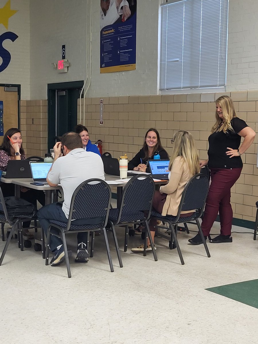 SSislerFCPSmath's tweet image. So grateful to be w/ our 5th grade math pathways Ts, EAATS, MAATS, EMS, and SMILes! Kudos to @jenniclausen and @mathwendi for planning an engaging session, including time to examine student progress and unpack standards for intentional planning for our pathways Ss!! #fcpssecmath