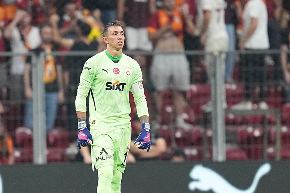 ant_ifener's tweet photo. Görmeyenler için Galatasaray kalecisi 
#galatasaraytottenham #GALVTOT https://t.co/eJnxttjuY5