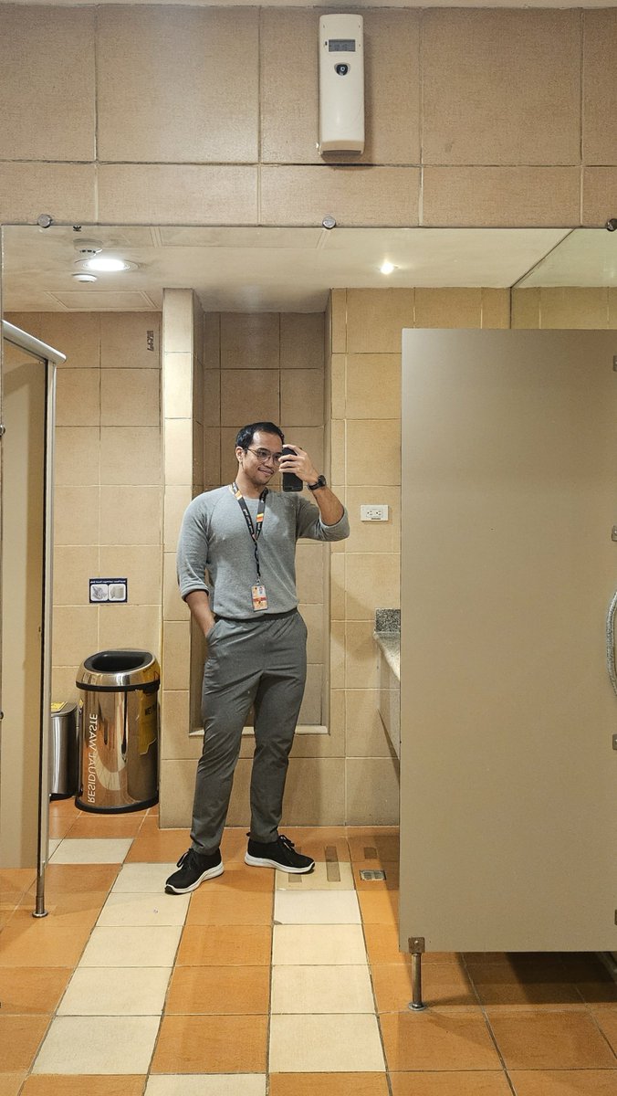 chicococrunch_'s tweet photo. #RTOotd
Libre pisil pero pwede rin manakal (haha basta wag sa office!) https://t.co/K21IQr6web