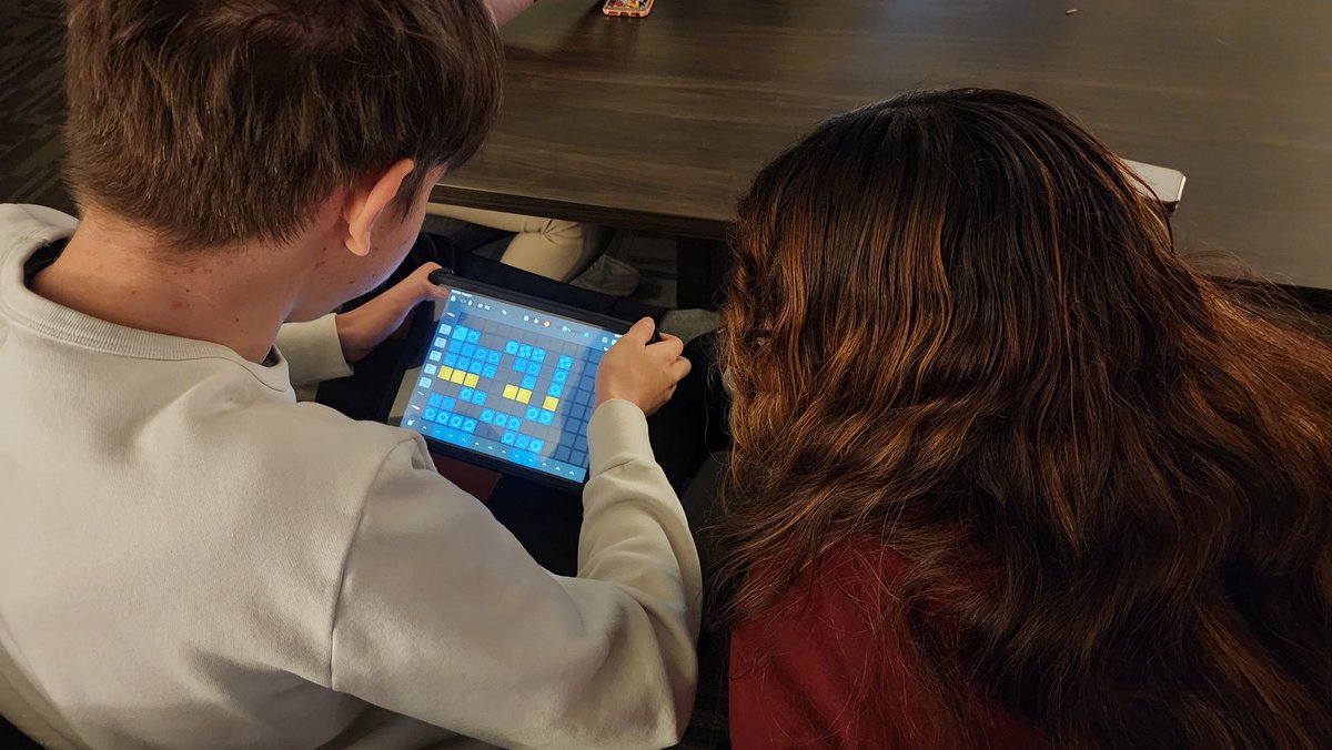 MediaBruins's tweet image. Thank you Edwin Devilas from @FullSail for visiting and engaging with us today! Students created music, 3D characters, games, and stop motion animations. It was a great, educational break from regular instruction. We appreciate you! #animation #recordingarts #Gaming #3dartwork