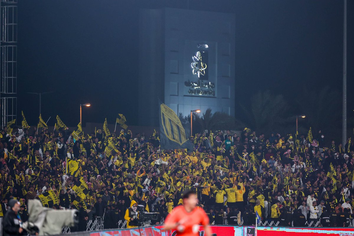 H_kadesh's tweet photo. مبروك لكل عشاق  #الاتحاد 🖤💛
ونحمدالله  على الفوز 🙏 
وبدعمكم يا اغلى جمهور سنواصل المسيرة💪
#الاتحاد_العروبة https://t.co/LXe8D8XPay