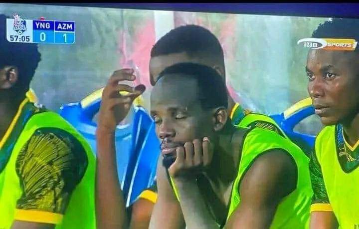DrAnthonyPaul1's tweet photo. @SimbaSCTanzania Kiungo anapata mda wa kusinzia huu si utani 😂😂 https://t.co/WthDqkzpMS