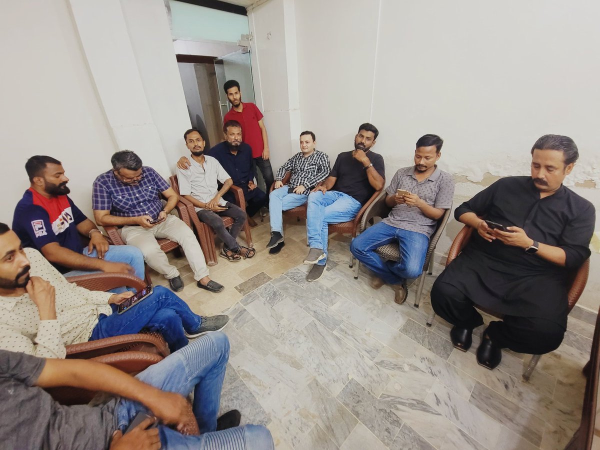 MQMJoharSector's tweet photo. اور انہیں دیگر ساتھیوں کو بھی ٹوئیٹر X پر فعال کرنے کی ہدایت دی۔

گلستان جوہر ٹاؤن 
ایم کیو ایم پاکستان 🇵🇰

#MQMPakistanSMConvention 
#MayosiNahiUmeedHainHum 
#MQMPakistan 🇲🇬

@Nadirqureshi @KamalMQM @AteebFurqan @mubaidbaig @AnisMQM @Zeeshan76015759 https://t.co/X6k3blRmWq