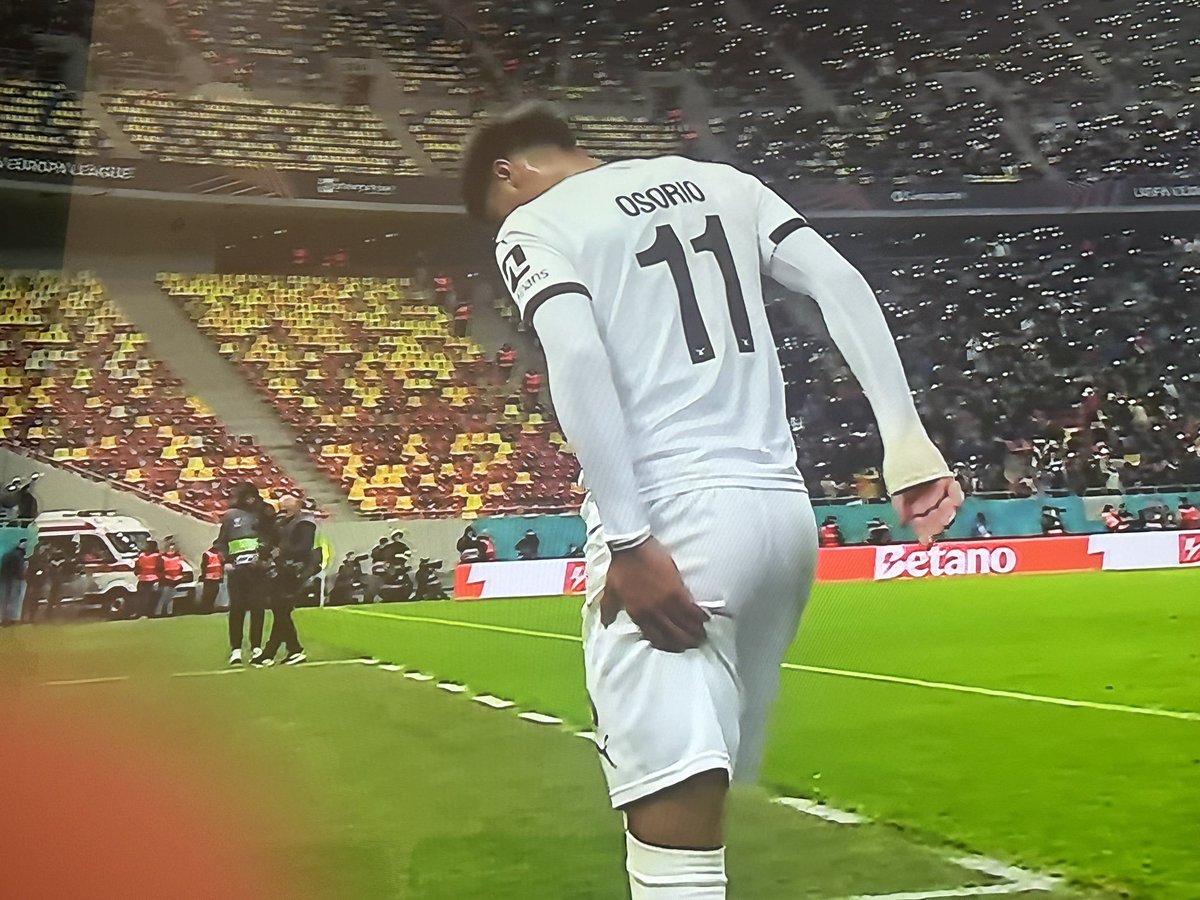 Darío Osorio sale lesionado