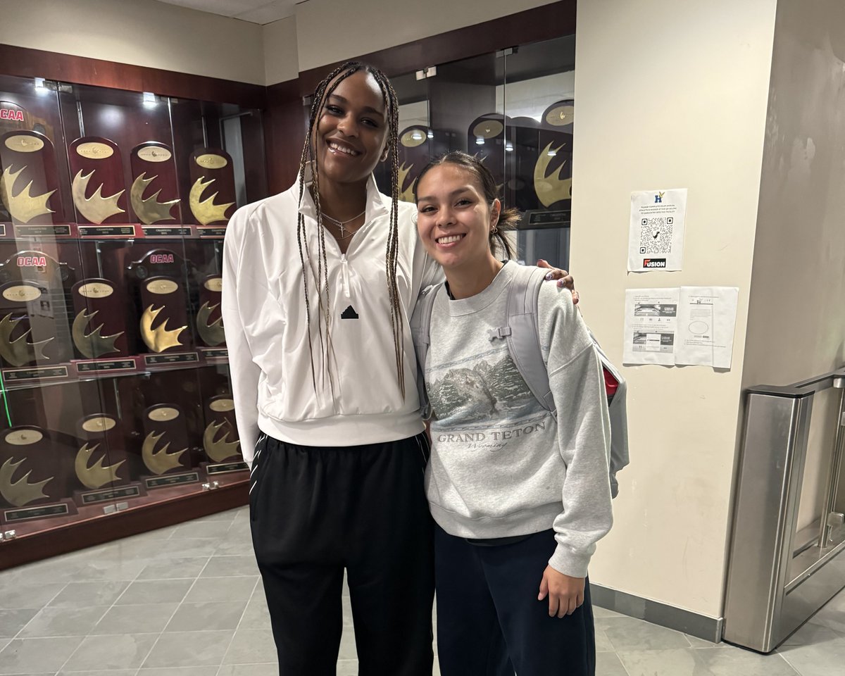 In case you missed this Aaliyah Edwards, a Canadian professional basketball player with the Washington Mystics of the @wnba was back home recently and met with the Humber women's basketball team.

Thank you for stopping by and sharing your words of wisdom. What a dream come true!