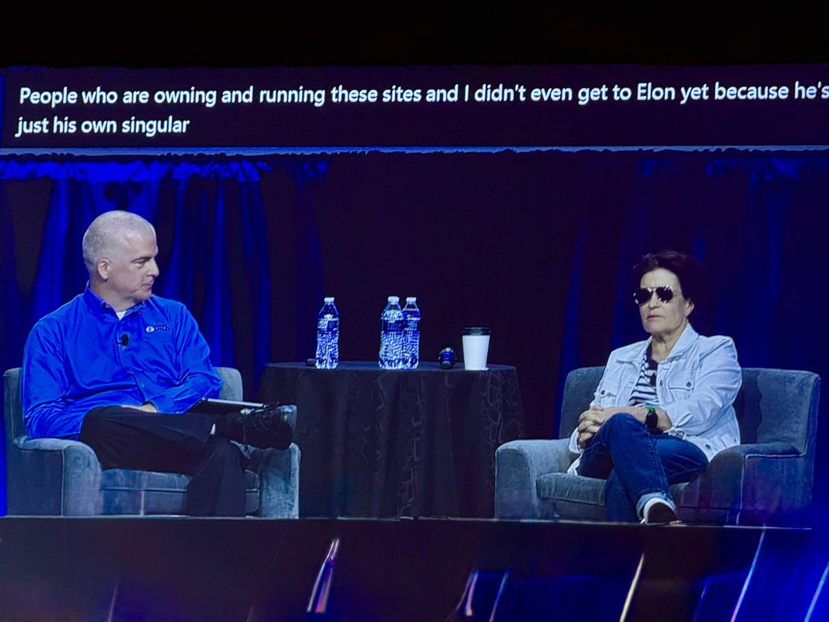 Mat2magic's tweet image. Today’s keynote with @karaswisher was exactly what I needed. After traveling since Tuesday, hearing someone address the craziness of our world—and remind us we can make it through—was soul-refreshing.

Thank you, Kara! I promise I’ll keep pushing, for my daughter.