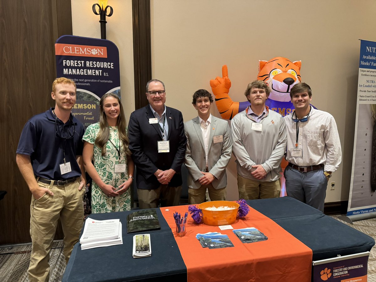 WU+D Clemson tweet media