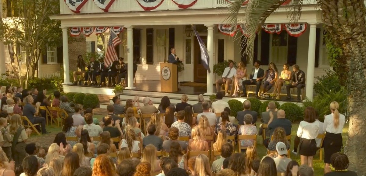 alicxss's tweet image. foi exatamente aqui, aqui que é outer banks acabou. o resto é delírio.