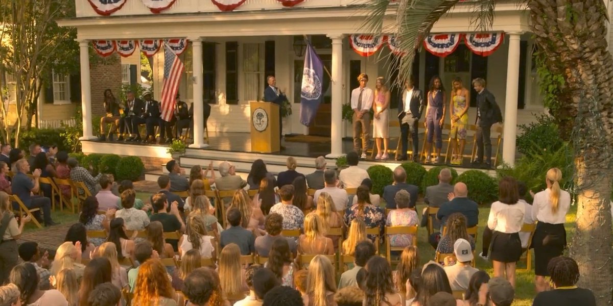 alicxss's tweet image. foi exatamente aqui, aqui que é outer banks acabou. o resto é delírio.