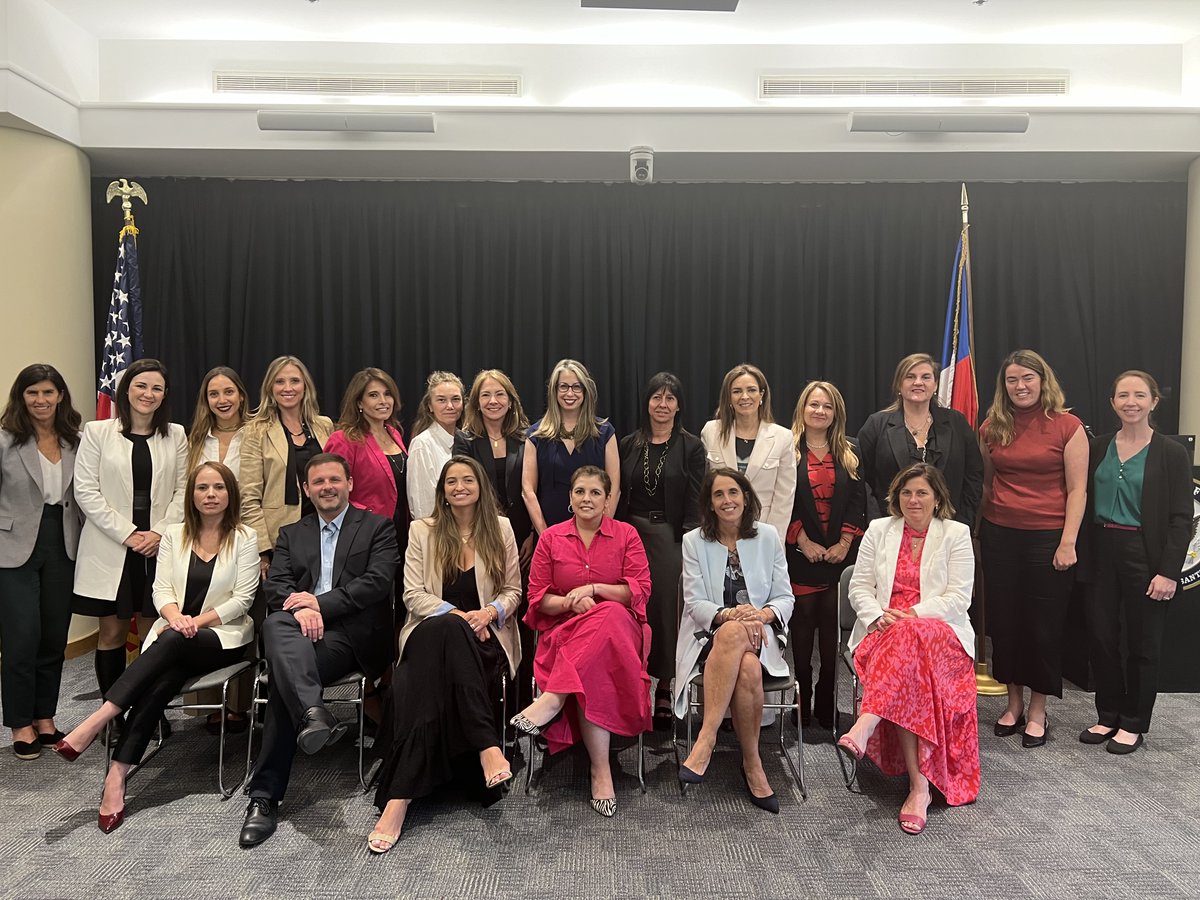 ¡Increíble escuchar las experiencias de las participantes del "Silicon Valley Innovation Experience" tras su regreso de Silicon Valley! 🇺🇸🤝🇨🇱 Estados Unidos y Chile siguen colaborando para impulsar el empoderamiento económico de las mujeres y construir juntos un futuro más