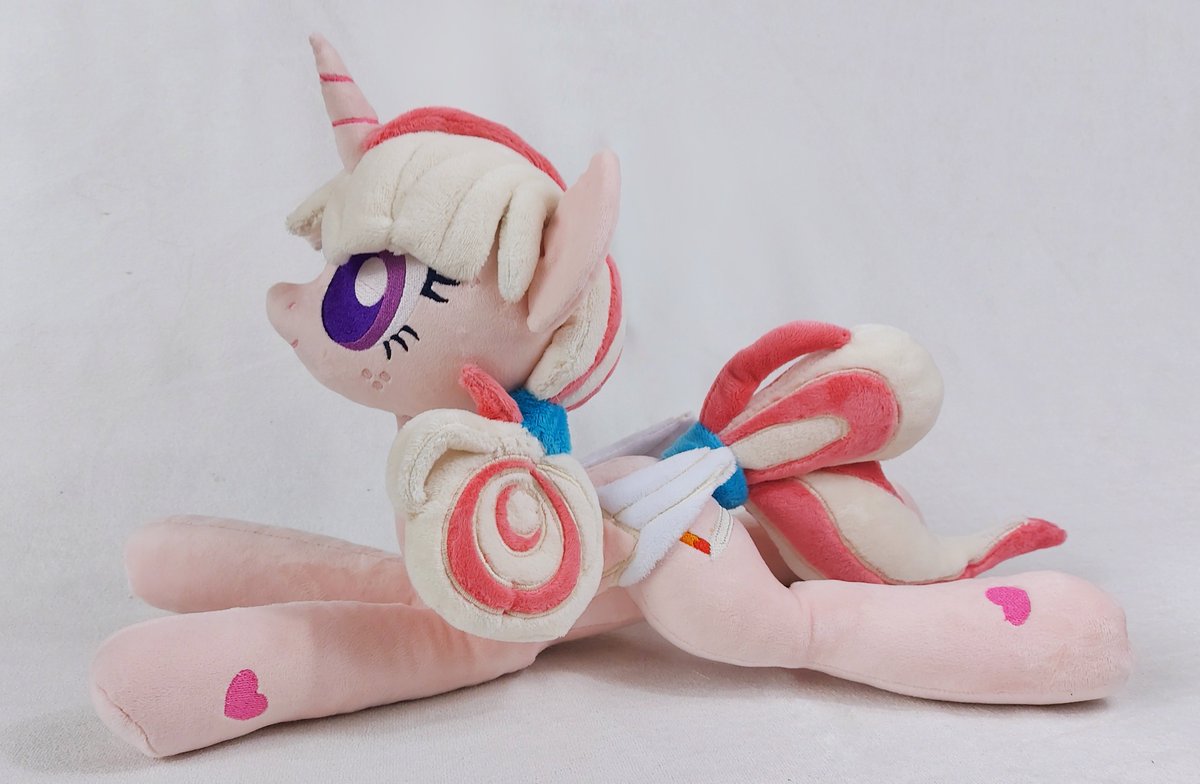 AntartMK's tweet photo. Tender Sketch, pony OC that just left my workshop. I love her mane 🥰 #plushie #pony #mlp https://t.co/ATQEPSvIrV