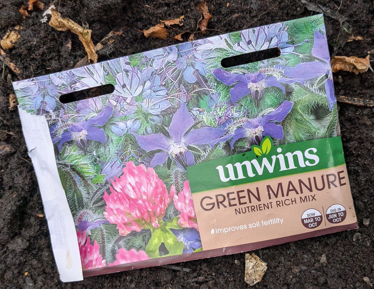 Today was all about sustainability in the garden ♻️. We sowed some "green manure" to help replace nutrients in the soil following our recent harvest, and to keep the the soil healthy over the winter months 💚.
