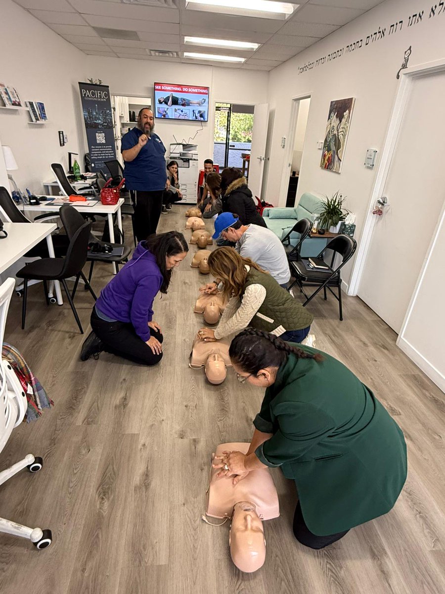 cprreadyla's tweet photo. We offer private in-office classes. 
#cpr #stopthebleed #firstaid #cprreadyla #LosAngeles https://t.co/ZCpFtGJdkc