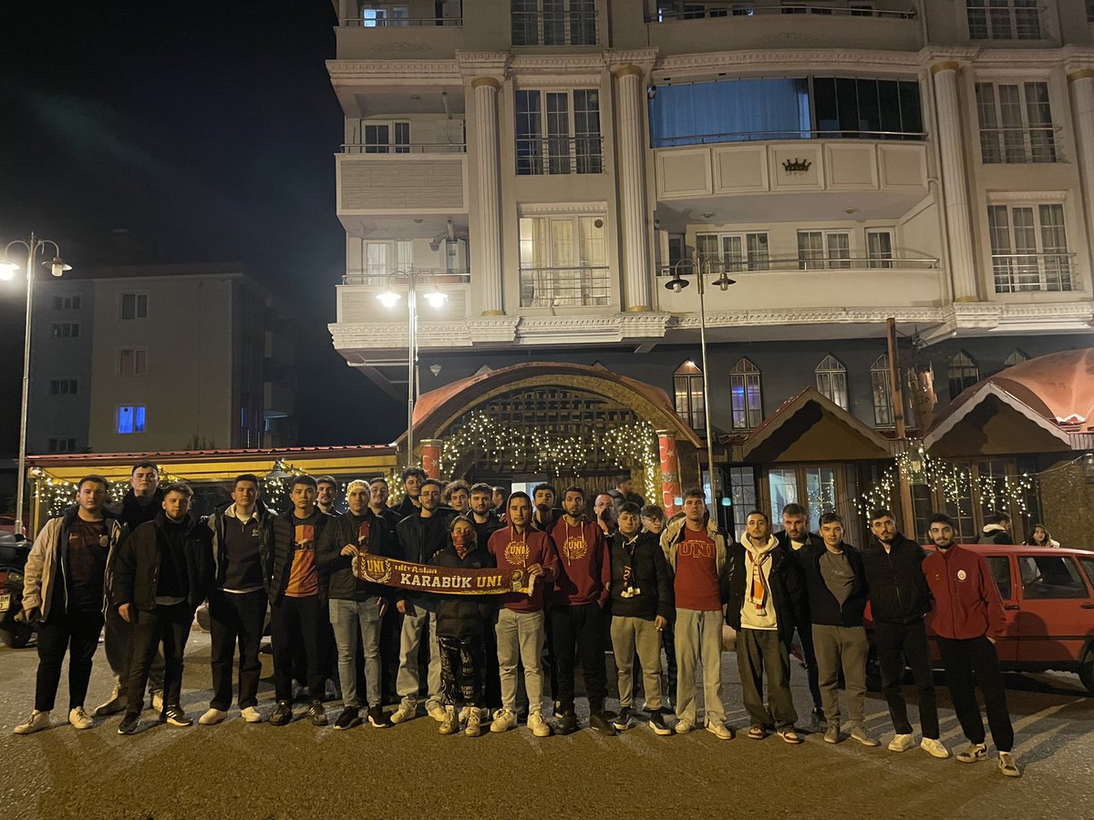 ŞAMPİYON OLMUŞUZ BİR DAHA OLABİLİRİZ !

Galatasaray’ımızın Tottenham ile olan maçını mekanımızda omuz omuza izledik.

#ultrAslanUNI