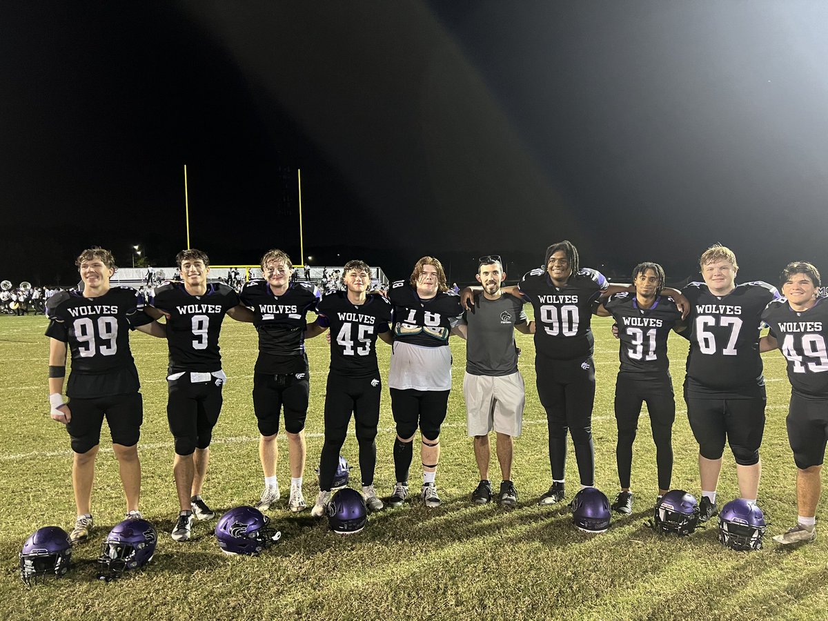 These guys were part of my first Freshman team as a head coach. Last night I got to watch them go out victorious in their final high school football game. Proud of you boys! <a href="/brandonjm457/">Brandon McDonald</a> <a href="/WilliamMuniz06/">William Muniz</a> @24kJoshua <a href="/lucky_mekhi/">Mekhi Lucky</a>