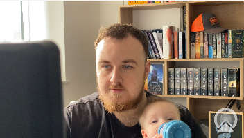 The face of a dad trying to network when Mum had to go to an emergency dentist appointment. Lovely Zoom networking meet though!  

#NWalesHour