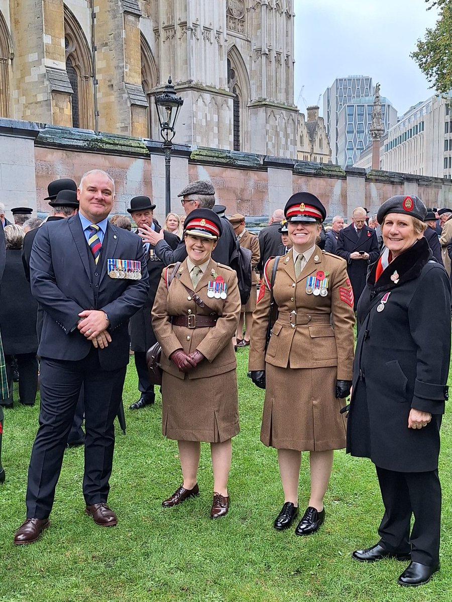 QARANC Assn Official (@qarancassn) on Twitter photo A wonderful and poignant morning of reflection at the Field of Remembrance at Westminster Abbey.
#WeWillRememberThem
<a href="/andrealewisRRC/">Andrea Lewis 💙 RN MSc RRC</a> A wonderful and poignant morning of reflection at the Field of Remembrance at Westminster Abbey.
#WeWillRememberThem
<a href="/andrealewisRRC/">Andrea Lewis 💙 RN MSc RRC</a>