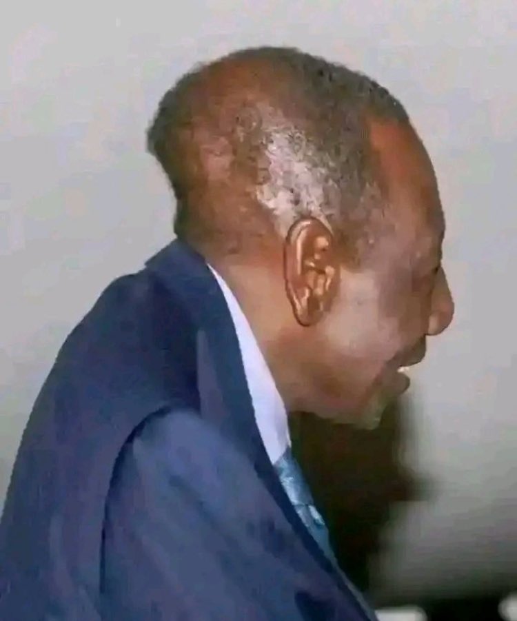 LANDLORD🇰🇪 (@bozgabi) on Twitter photo Please don't retweet. Sitaki ifikie Ruto Please don't retweet. Sitaki ifikie Ruto