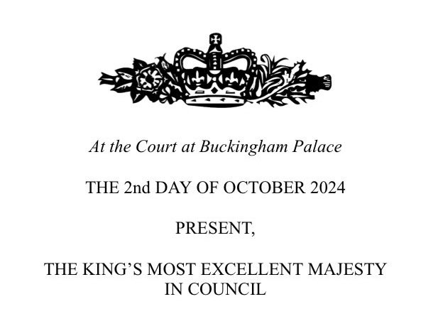 Orders in Council have been refreshed to feature the Tudor Crown. The four motifs of the UK (rose, leek, shamrock and thistle) are also better defined than before.