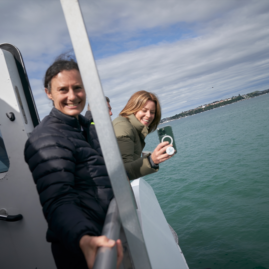 QuiverDistrib's tweet image. Behind the scenes of Christine Jeffs' #AMistake with stars @ElizabethBanks and #MickeySumner

NOW AVAILABLE wherever you buy or rent movies.

📷 : Nicola Dove