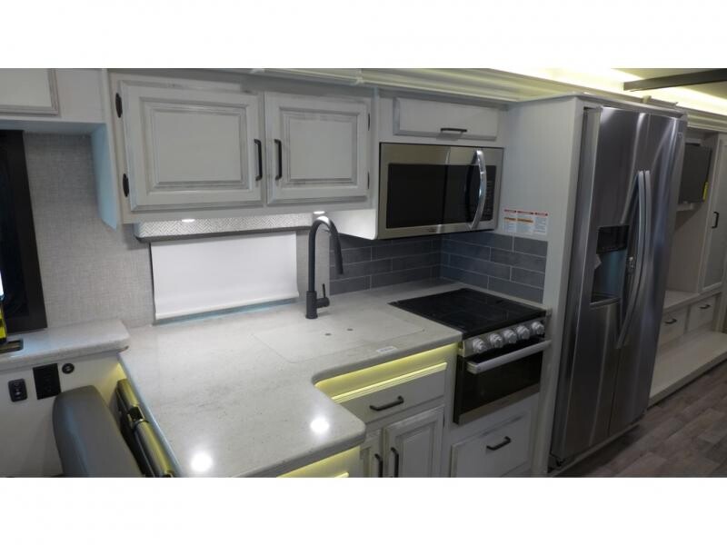 National__RV's tweet photo. ✨ Good Gravy it's time to upgrade and at these prices, you can't resist! ➡ https://t.co/qprBElaOTR For a limited time, make this gas-powered Class A yours for $144,990! 🍂 The New 2023 Jayco Precept 36C sleeps 5 and is 39 ft. 🗺
#NationalRVDetroit #ClassA #Travel https://t.co/9rNHtzxDke