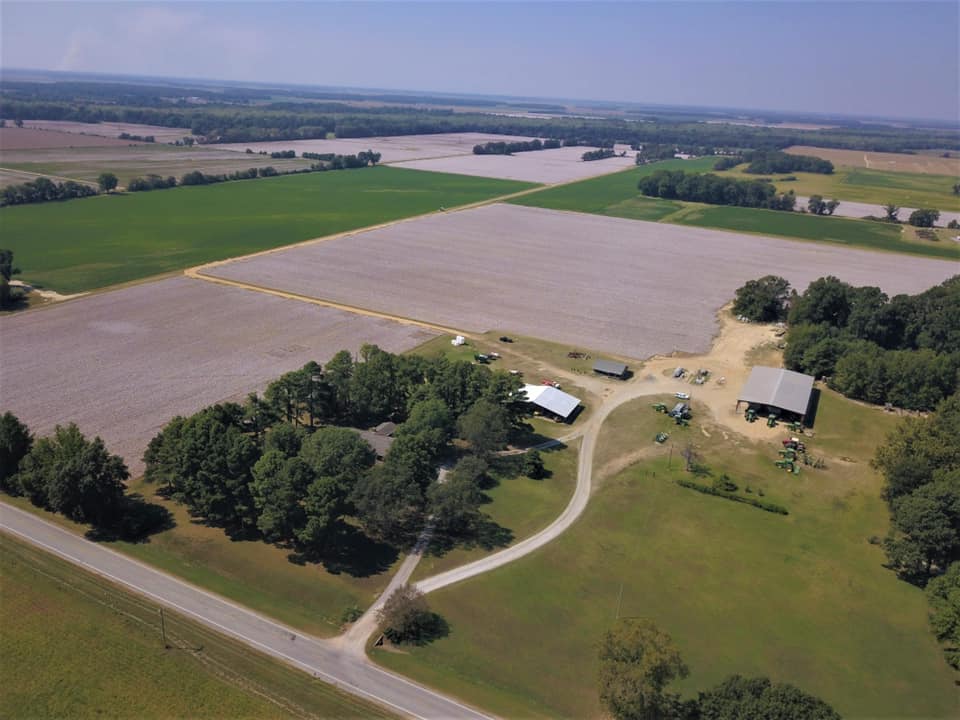 Stiles Farms in Marianna, AR is #HIRING a Farm Manager! Manage all farming operations and lead a team of up to 6 employees. Oversee field operations, manage irrigation systems, and implement agronomic practices. Enjoy a competitive salary, PTO and housing! aghires.com/career/270598/…