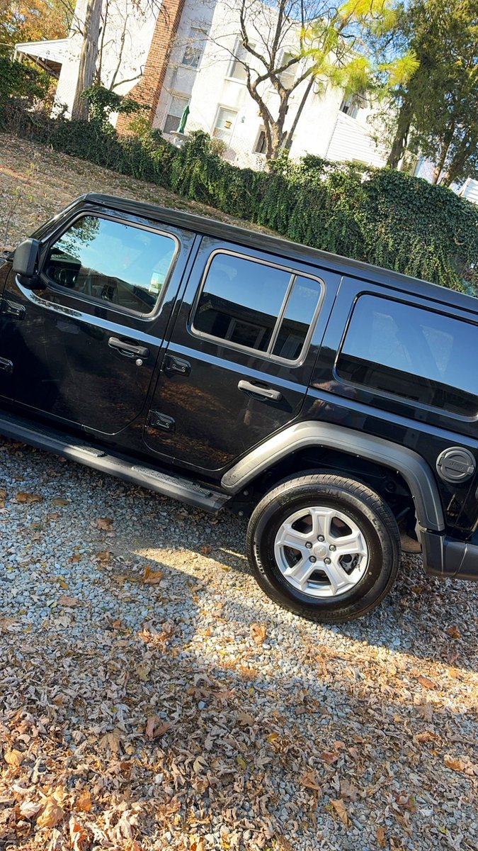 Love__Eternal's tweet photo. Now that appropriate people have been told lol. I got a Jeep Wrangler, my dream car!!! So very excited! Her name is Destiny and she is also Greigh approved lol https://t.co/yaqlKcJh4N