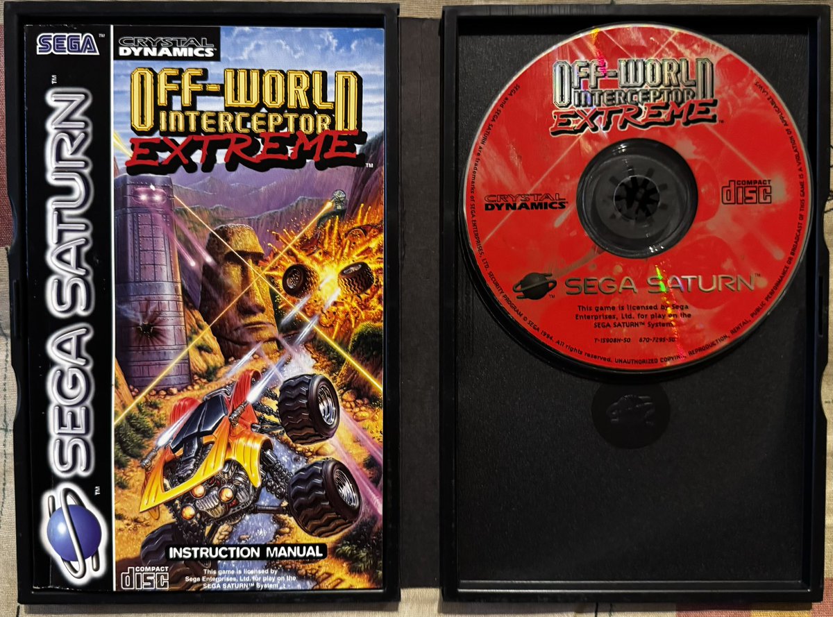 Ophilippos1's tweet photo. #RetroGaming Ma collec #SegaSaturn grandit,bienvenue à #OffWorldInterceptorExtreme sorti fin 95😉adaptation du #OffWorldInterceptor #3DO sorti en 94 par #CrystalDynamics 🤩jeu de combat de véhicule tout terrain😜sinon go chez @Arunotaku ici https://t.co/TjAHAE8aoH kif assuré👍 https://t.co/80szcnYW2a