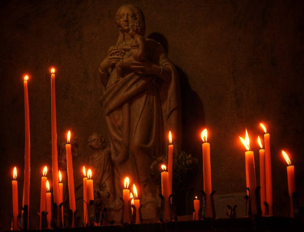 paracleto4's tweet image. 'Maria, Madre di Misericordia e Regina del Purgatorio, intercedi per le anime che si purificano! La Chiesa ti invoca come "Consolatrice degli afflitti" e "Porta del Cielo": apri ai nostri defunti le porte della beatitudine eterna'. Paracleto4
#Defunti #Purgatorio #SanteMesse