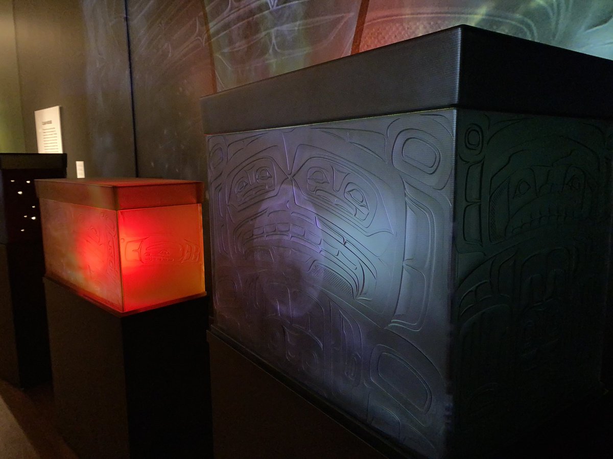 317lindquist's tweet photo. Lucky to check out an in-person preview of Preston Singletary’s glass art exhibition “Raven and the Box of Daylight” today at @EiteljorgMuseum. My report at @IBJnews: https://t.co/ttlMZFVaYf https://t.co/oCUqM4lTv2