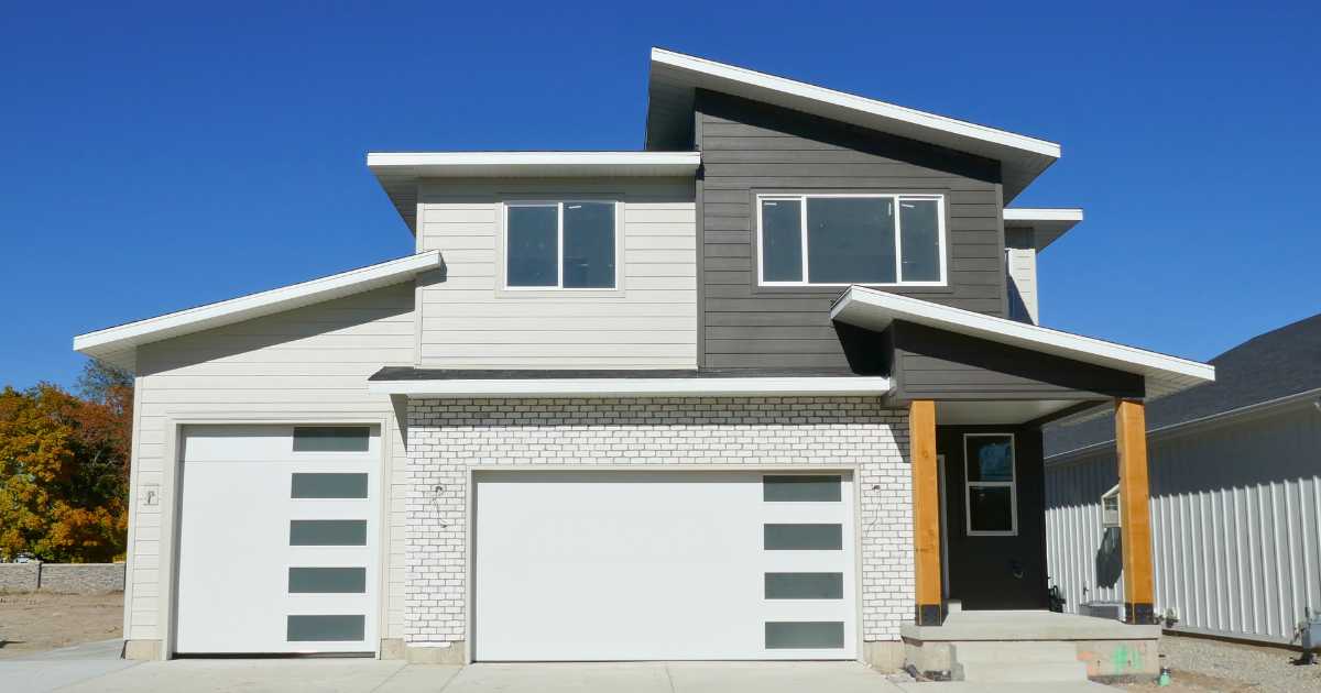 LibertyHomesUT's tweet photo. The exterior on our future Parker Place (https://t.co/9mMaUa9QM2) model is 😍🤩🥰 Want to build a gorgeous home like this? CONTACT US: https://t.co/ZHQN0k66aN! #libertyhomes #liveliberty #newhomesutah #utahhomebuilder #utahrealestate #utahhomes #utahhomesforsale https://t.co/OsuZHRxQJn