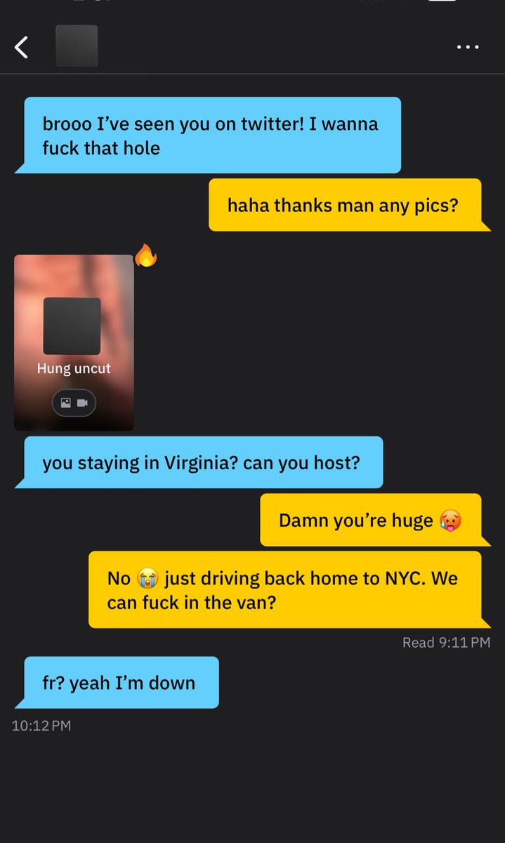 WorldwideInkk's tweet photo. Vas en el bus
El chico que se sienta delante está en Grindr
Tú miras desde atrás
Ves como pasa un nude suyo a un tío
Está empalmado el cabrón
Te sientas a su lado y pones tu mano en su bulto https://t.co/GhPZRfrZtL
