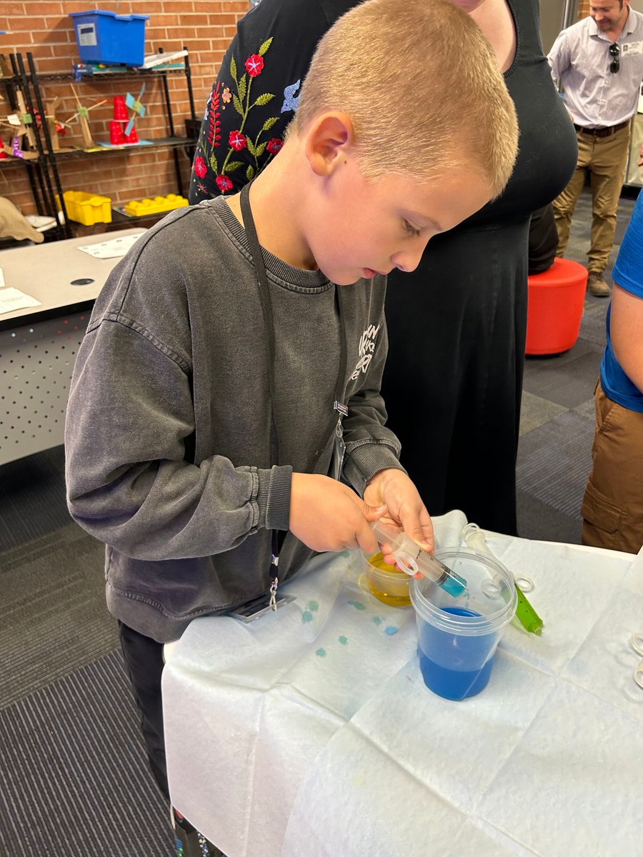 Ms. Dietzler’s Doctors learned so much at our Mayo Clinic Simulation today! We explored medication distribution, blood transfusions, life saving techniques, and more.