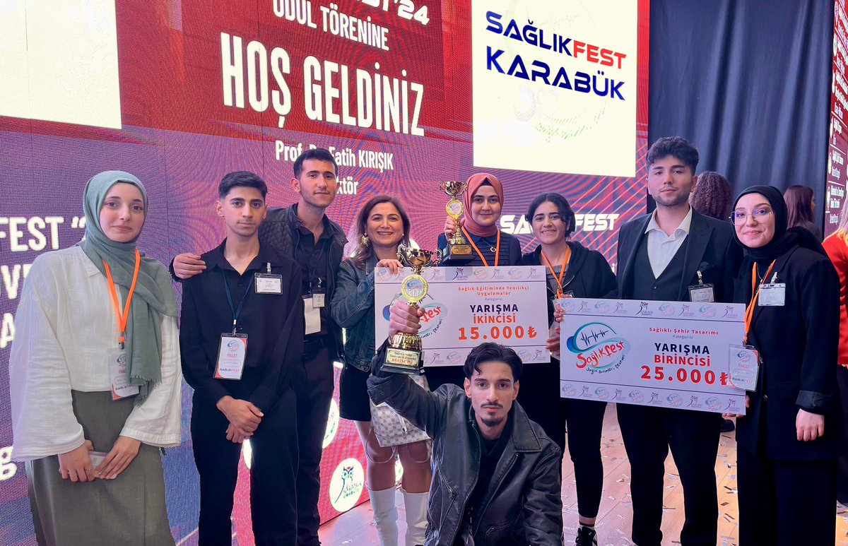 SUBUYarismalar's tweet photo. Sağlık Bilimleri Fakültesi Hemşirelik Bölümü öğrencilerinin oluşturduğu Eskülap takımı "Sağlıklı Şehir Tasarımı" kategorisinde birincilik kazandı. 
"Sağlık Eğitiminde Yenilikçi Uygulamalar" kategorisinde ikincilik ödülüne layık görüldü. https://t.co/htbw54HMru