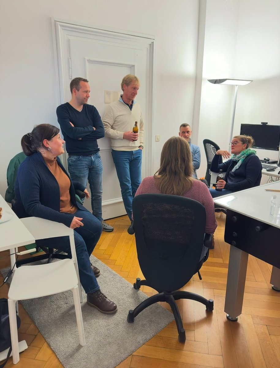 BLUE_relocation's tweet photo. Today we put our heads together!

Today's Team BLUE meeting was dedicated to brainstorming. Who has what ideas, where can we make processes and services even better?

And, of course, the fun must not be neglected!

Thank you for your ideas, your commitment and the open exchange.

#bluerelocation #relocation #serviceexcellence #germany